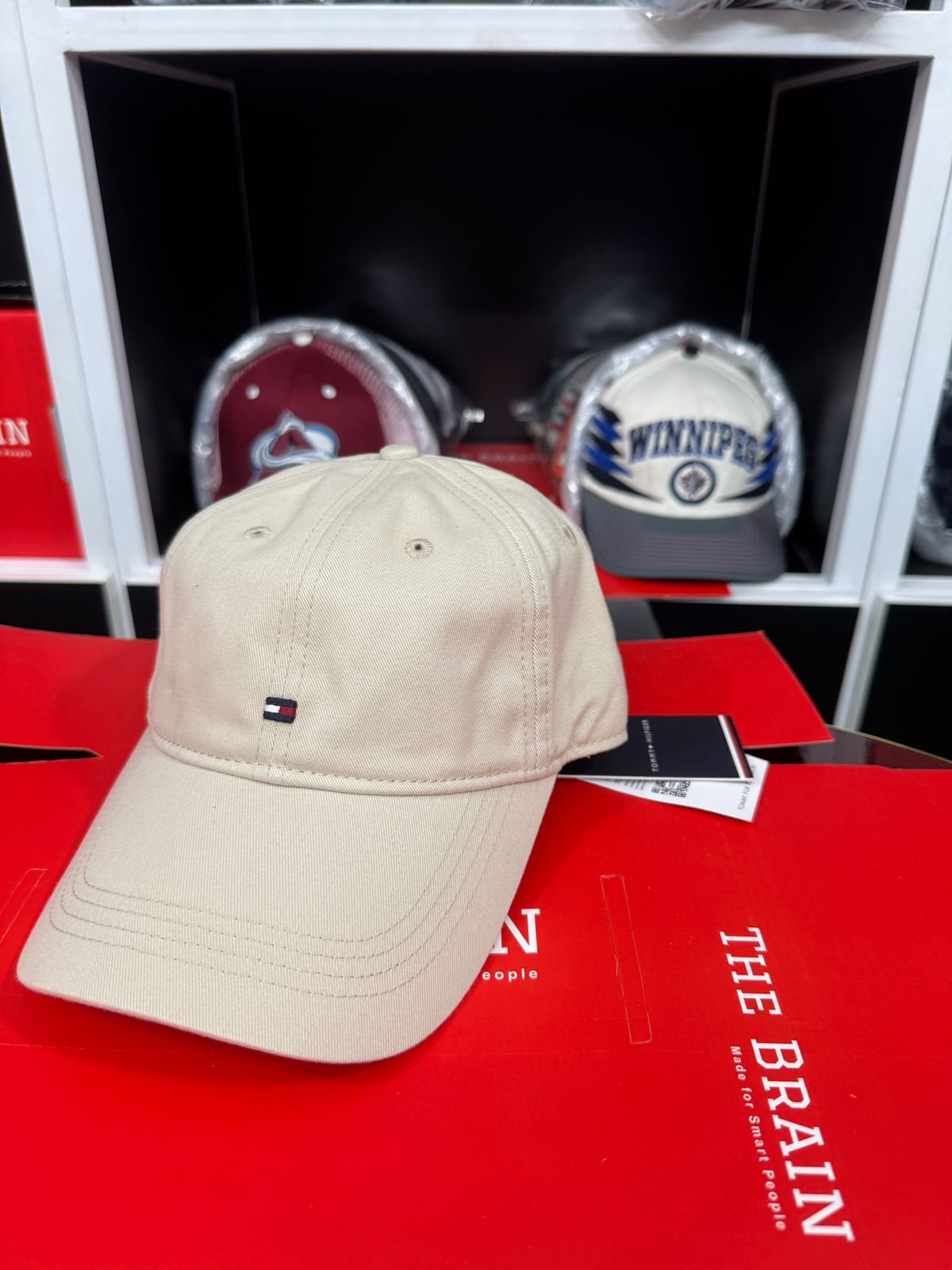 Tommy Hilfiger Off-White Classic Flag Logo Baseball Cap (Adjustable Strapback)